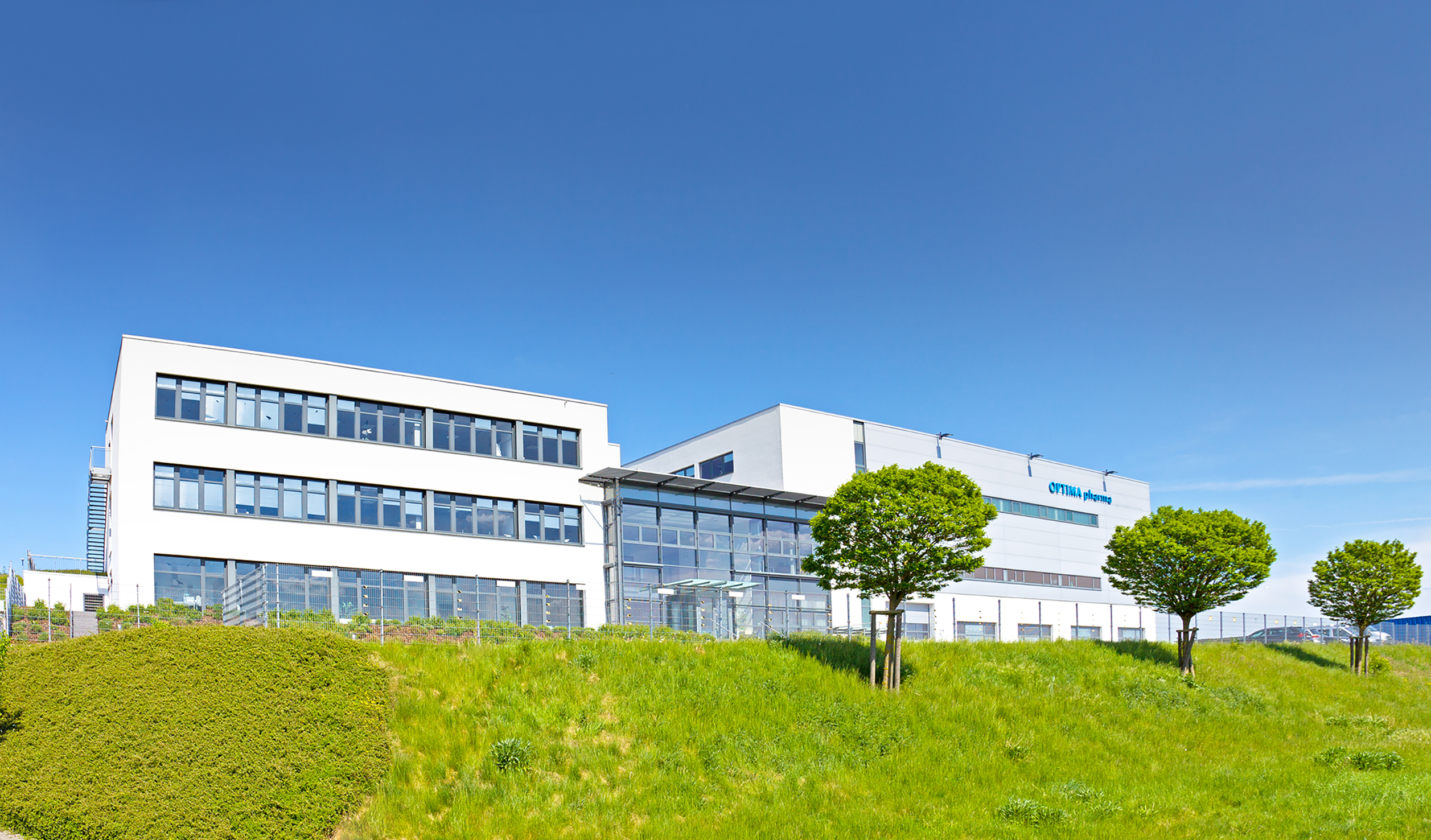Construcción de la empresa OPTIMA pharma GmbH en Gladenbach-Mornshausen
